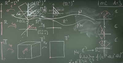 Estructures geomètriques que modelitzen la dinàmica dissipativa, els sistemes integrables i la quantització geomètrica